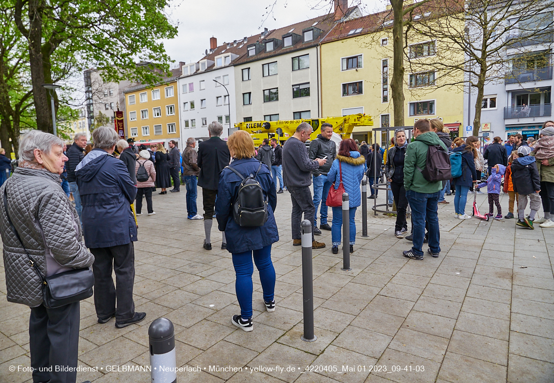 01.05.2023 - Maibaumaufstellung in Berg am Laim